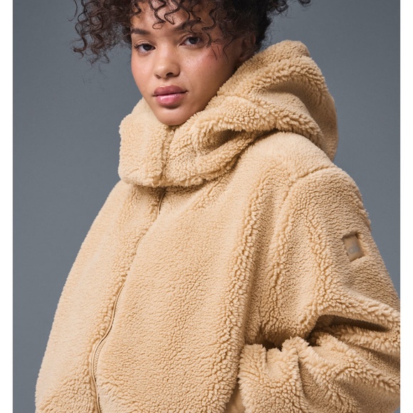 ALO foxy sherpa camel jacket brand NWT XS still in packaging - Picture 1 of 8